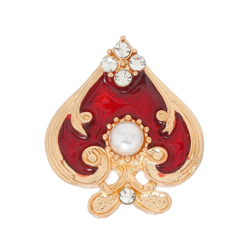 New Creative Vintage Enamel Poker Hearts Lapel Pins For Women Men Baroque Palace Pearl Rhinestone Clubs Flower Brooches Badges