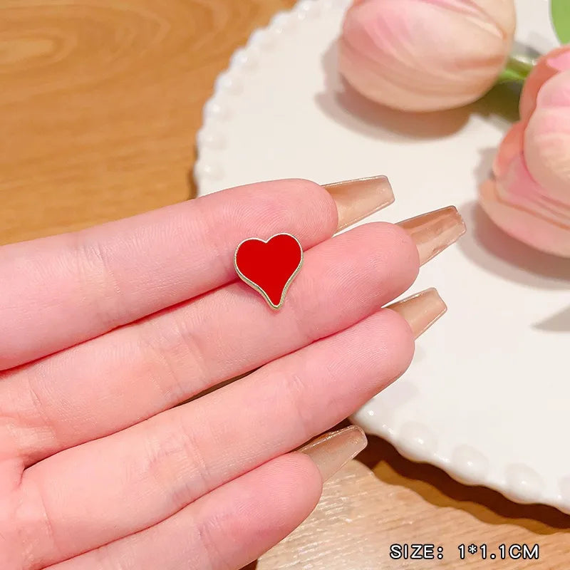 Trendy hot-selling playing card brooch, spade, heart, plum blossom square, modern new creative collar cufflink, small collar pin