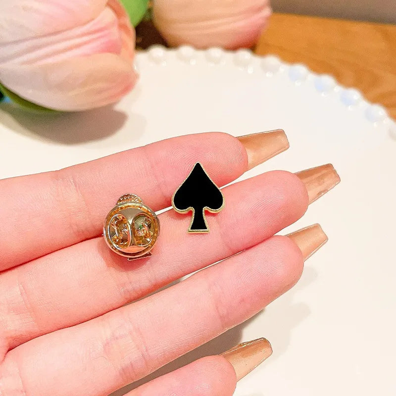 Trendy hot-selling playing card brooch, spade, heart, plum blossom square, modern new creative collar cufflink, small collar pin