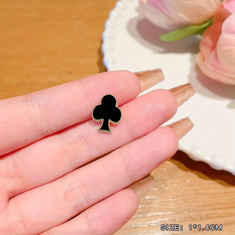 Trendy hot-selling playing card brooch, spade, heart, plum blossom square, modern new creative collar cufflink, small collar pin