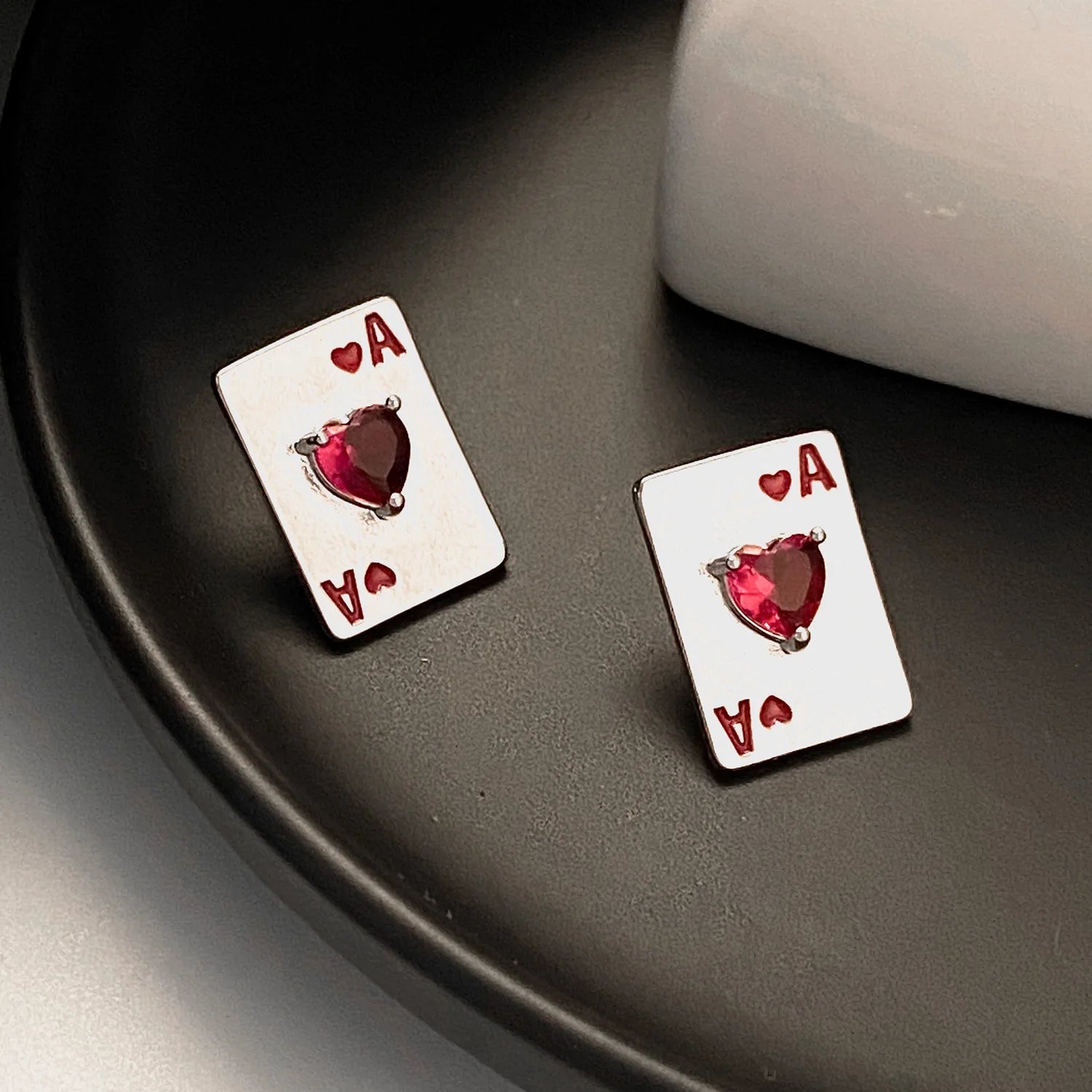 Creative Love Zircon Poker Stud Earrings For Woman Trendy Enamel Geometry Earrings Charm Office Party Accessories Jewelry Gifts