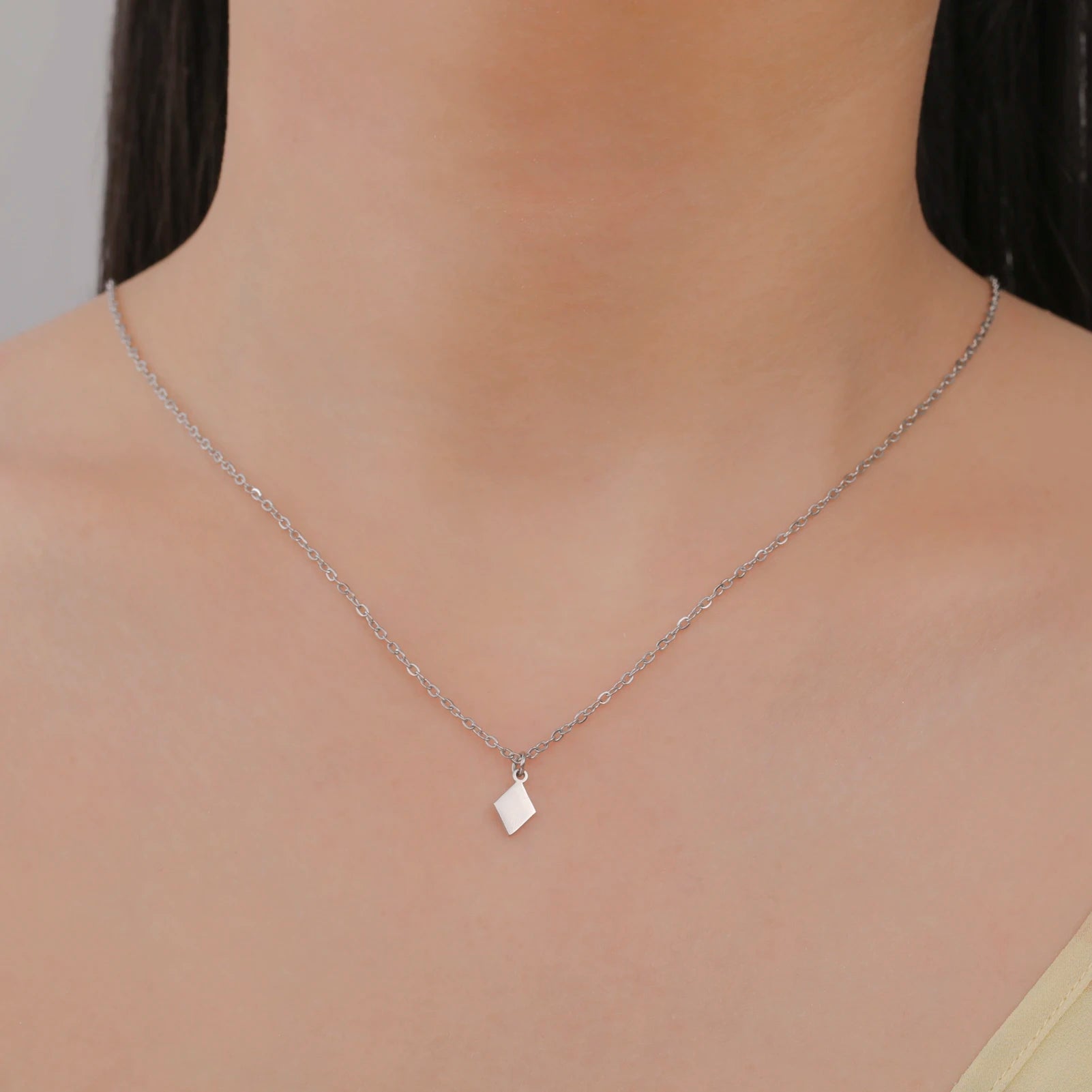 Unift Lucky Gambler Necklace for Poker Players Digger Stainless Steel Spade Ace Pendant Women Choker Neck Chain Trendy Jewelry