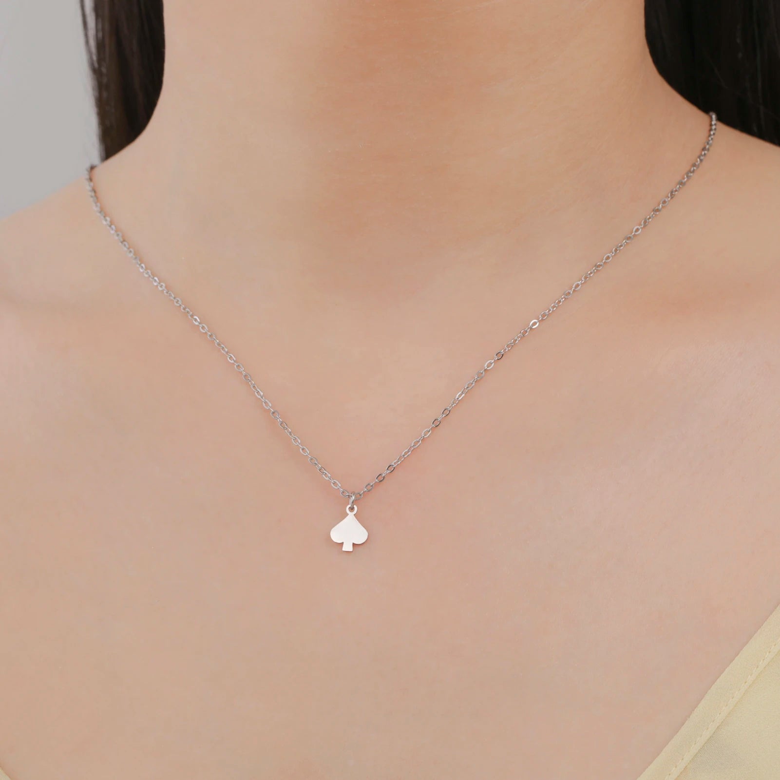 Unift Lucky Gambler Necklace for Poker Players Digger Stainless Steel Spade Ace Pendant Women Choker Neck Chain Trendy Jewelry