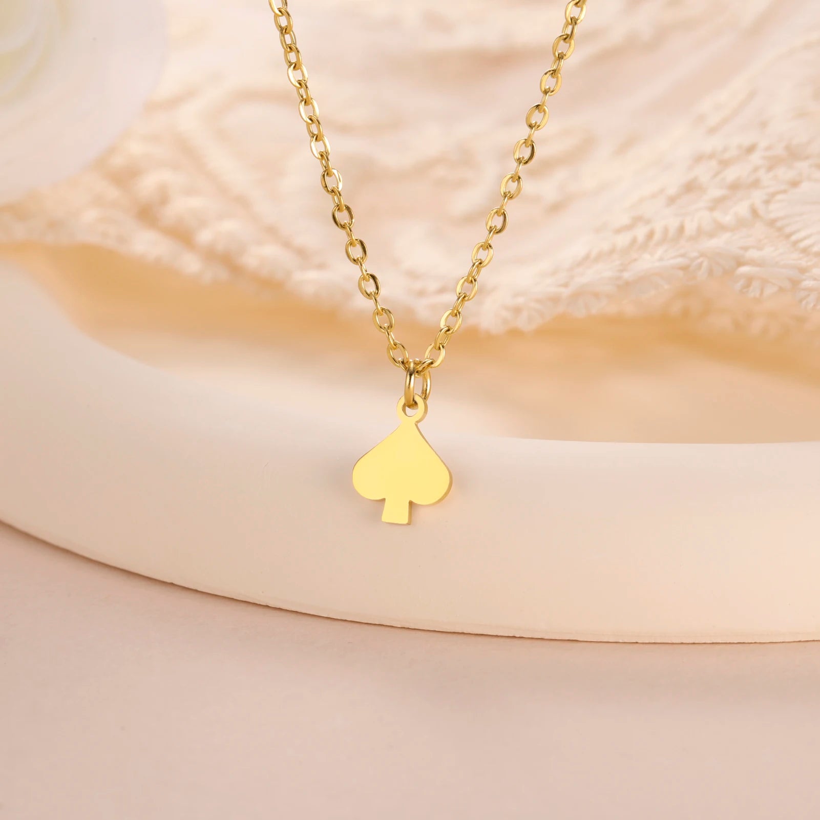 Unift Lucky Gambler Necklace for Poker Players Digger Stainless Steel Spade Ace Pendant Women Choker Neck Chain Trendy Jewelry