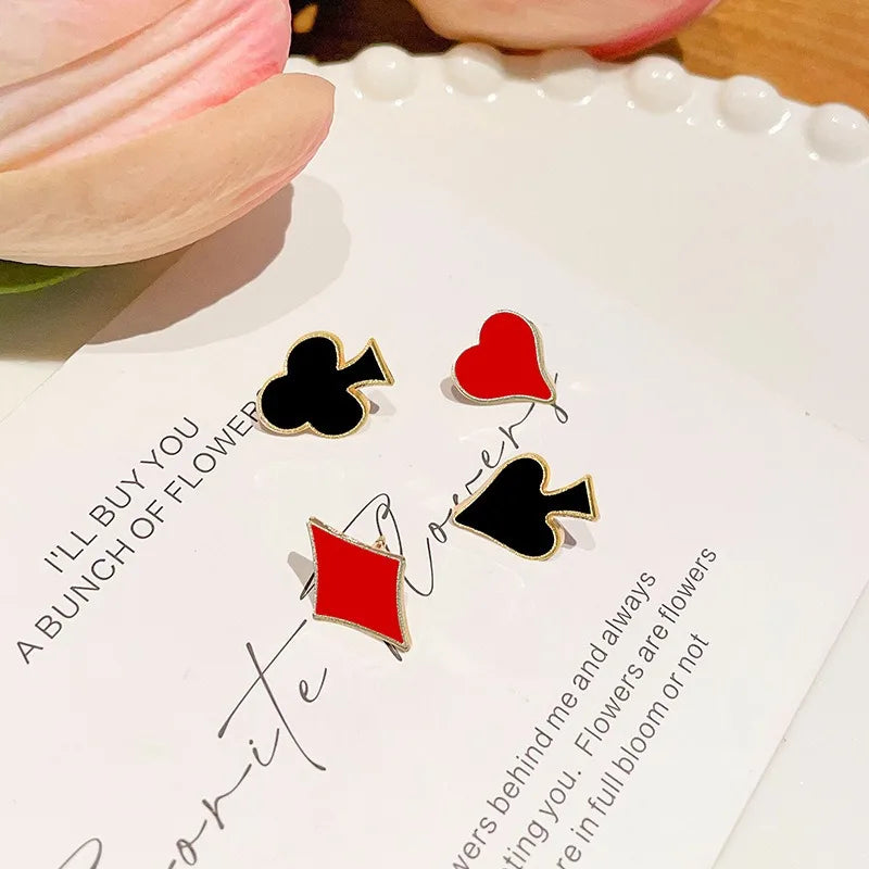 Trendy hot-selling playing card brooch, spade, heart, plum blossom square, modern new creative collar cufflink, small collar pin